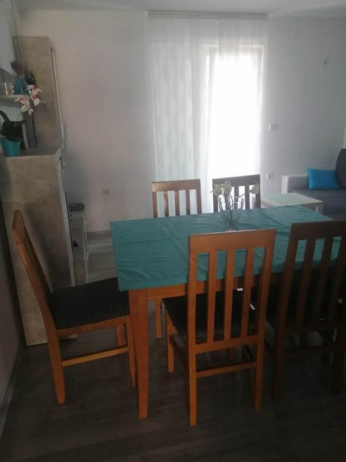 Apartman Dora Apartment พาก ภายนอก รูปภาพ